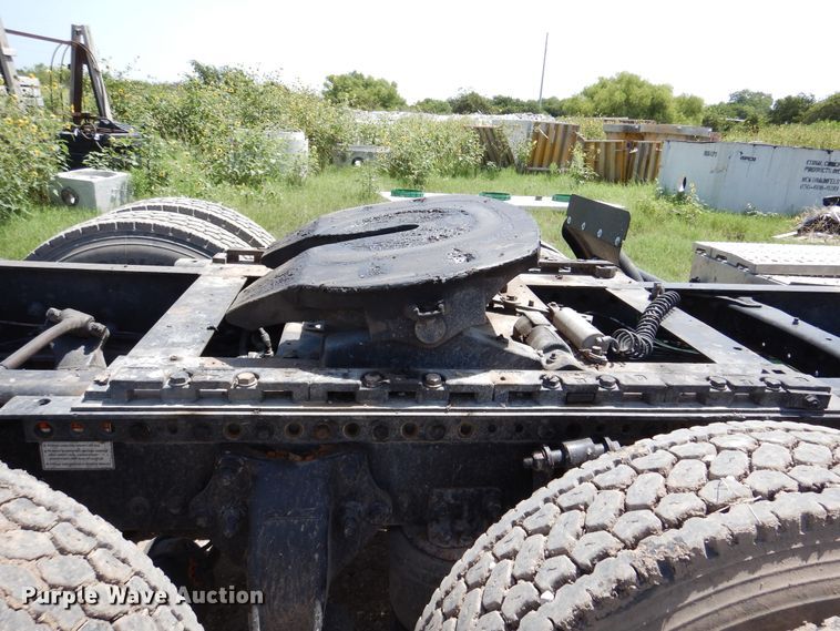 image for item DM6330 2008 Freightliner Classic 120  semi truck