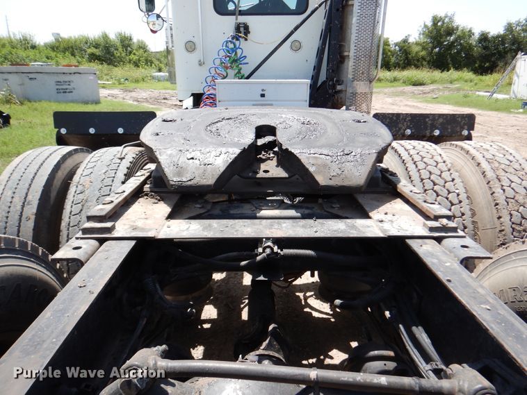 image for item DM6330 2008 Freightliner Classic 120  semi truck