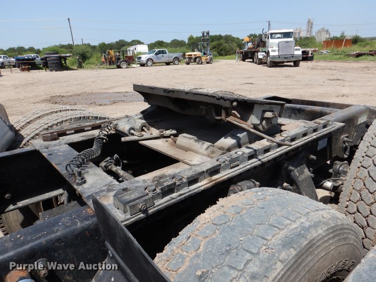 image for item DM6330 2008 Freightliner Classic 120  semi truck