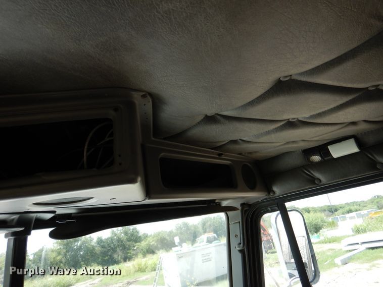 image for item DM6330 2008 Freightliner Classic 120  semi truck