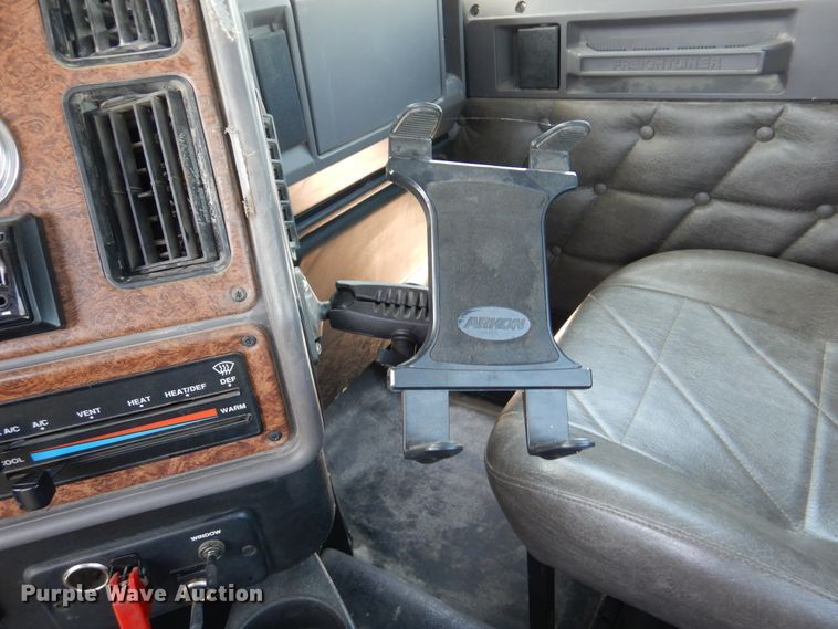 image for item DM6330 2008 Freightliner Classic 120  semi truck