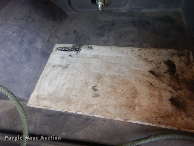 image for item DM6330 2008 Freightliner Classic 120  semi truck