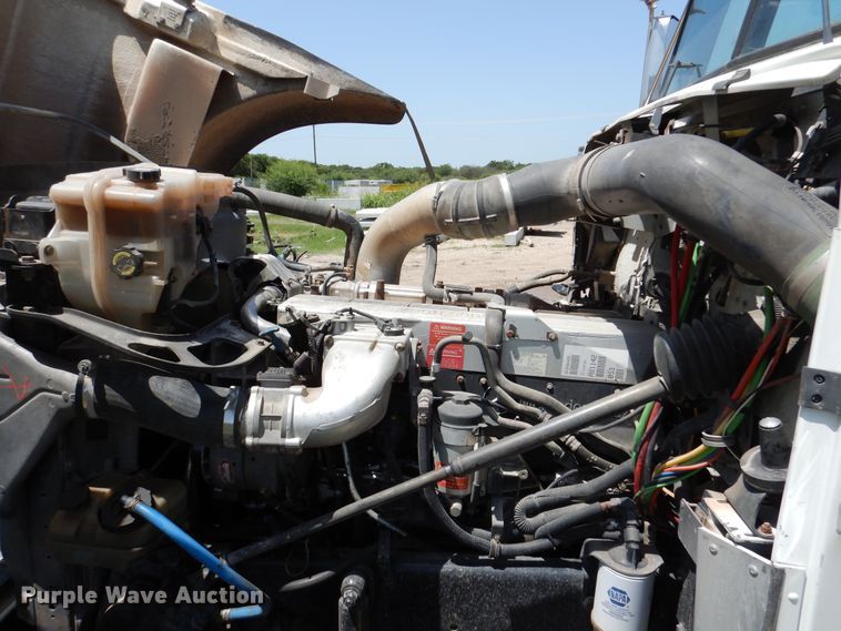 image for item DM6330 2008 Freightliner Classic 120  semi truck