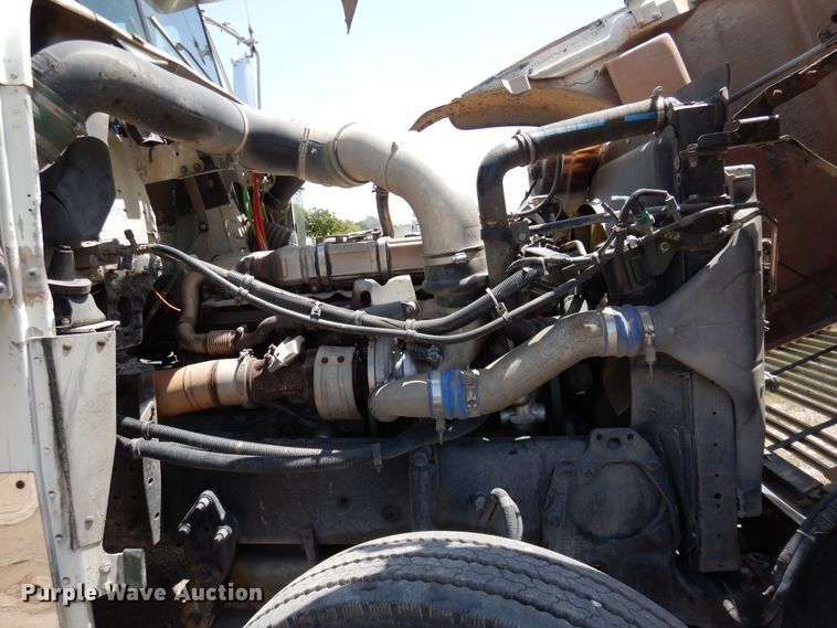 image for item DM6330 2008 Freightliner Classic 120  semi truck