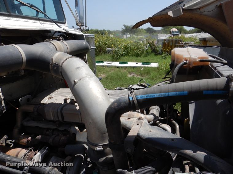 image for item DM6330 2008 Freightliner Classic 120  semi truck