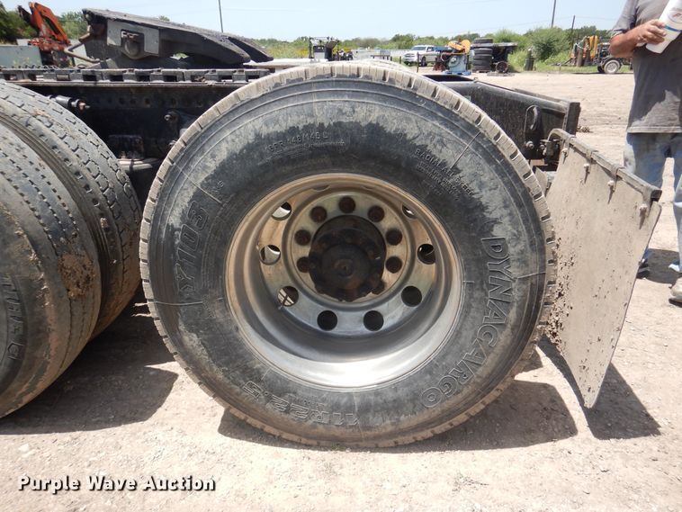 image for item DM6330 2008 Freightliner Classic 120  semi truck