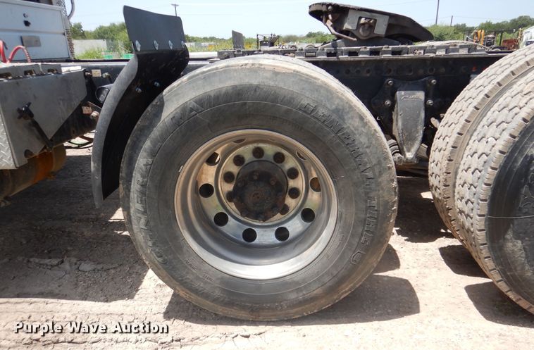 image for item DM6330 2008 Freightliner Classic 120  semi truck