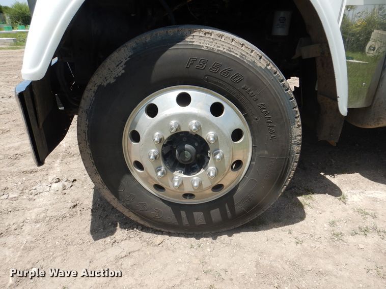 image for item DM6330 2008 Freightliner Classic 120  semi truck