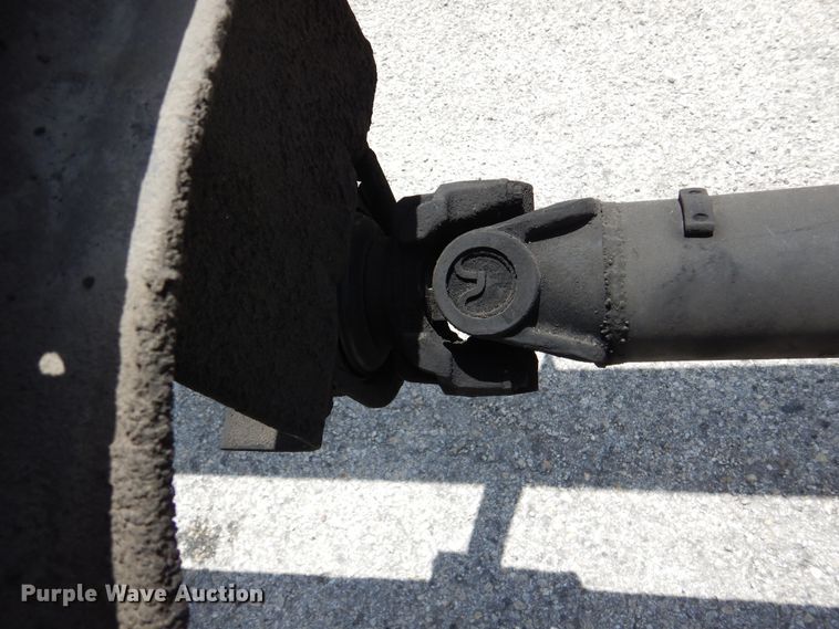 image for item DM6333 2005 International DuraStar 4300  truck cab and chassis