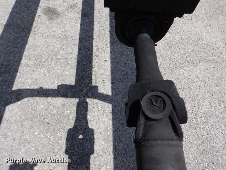 image for item DM6333 2005 International DuraStar 4300  truck cab and chassis