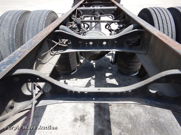 image for item DM6333 2005 International DuraStar 4300  truck cab and chassis