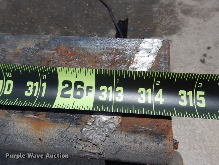 image for item DM6333 2005 International DuraStar 4300  truck cab and chassis