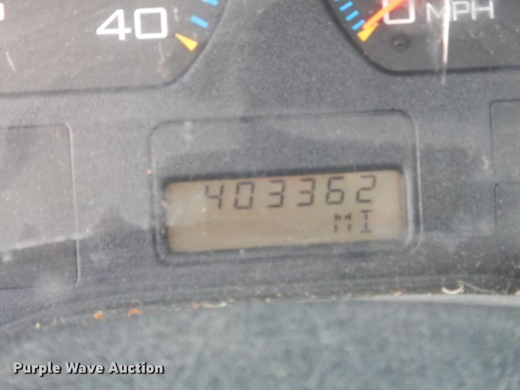 image for item DM6333 2005 International DuraStar 4300  truck cab and chassis