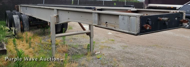 image for item DM8735 2005 Vantage  end dump trailer chasis