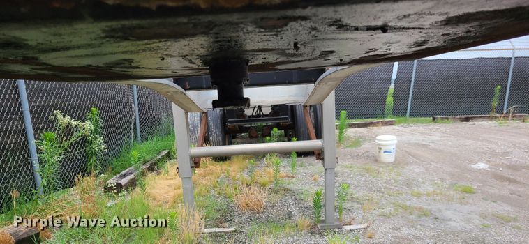 image for item DM8735 2005 Vantage  end dump trailer chasis