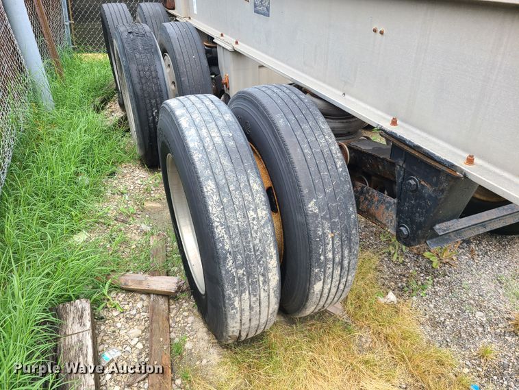 image for item DM8735 2005 Vantage  end dump trailer chasis