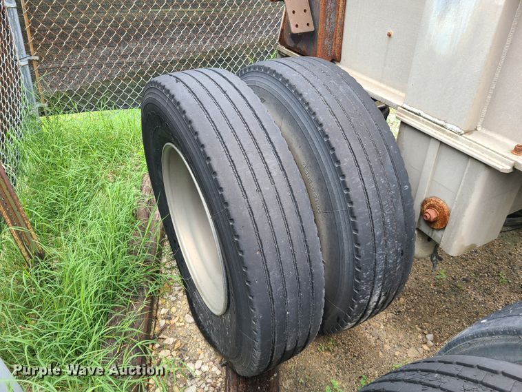 image for item DM8735 2005 Vantage  end dump trailer chasis