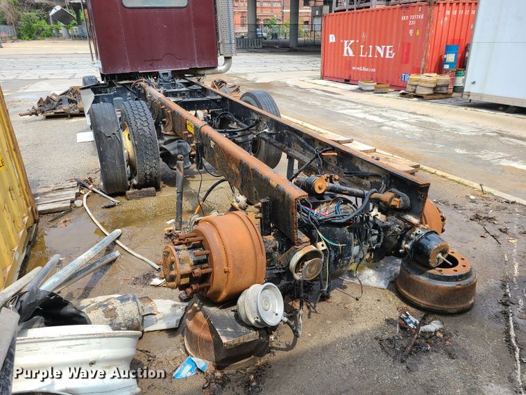 image for item DM8736 2006 Kenworth  truck cab and chassis