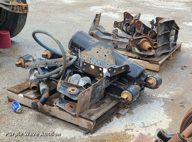 image for item DM8736 2006 Kenworth  truck cab and chassis