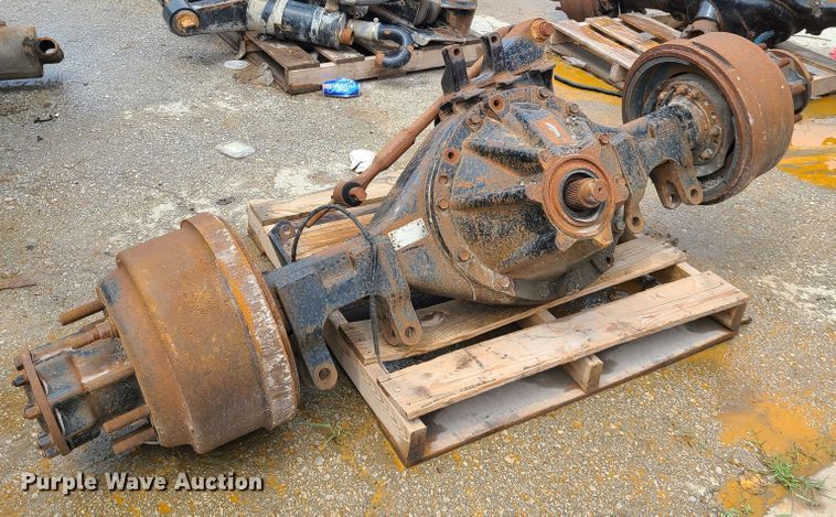 image for item DM8736 2006 Kenworth  truck cab and chassis