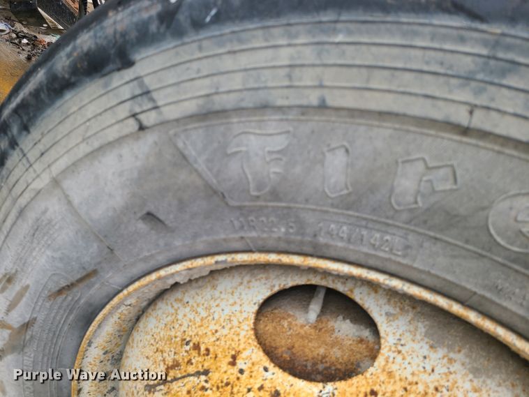 image for item DM8736 2006 Kenworth  truck cab and chassis