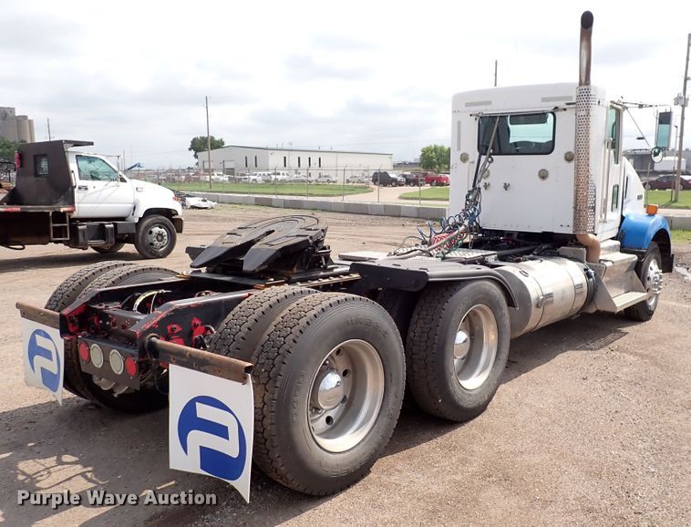 image for item DN1783 2012 Kenworth T800  semi truck