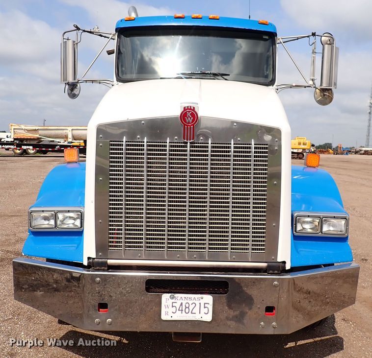 image for item DN1783 2012 Kenworth T800  semi truck