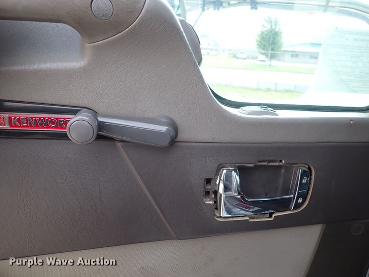 image for item DN1783 2012 Kenworth T800  semi truck