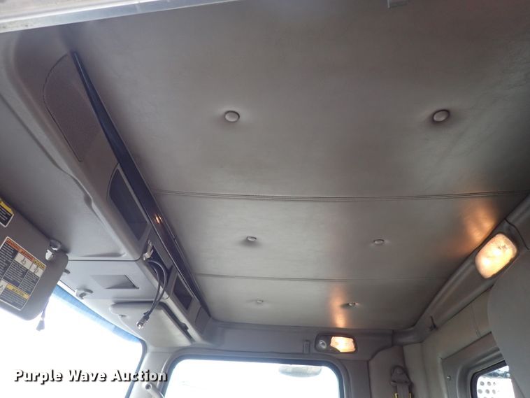 image for item DN1783 2012 Kenworth T800  semi truck