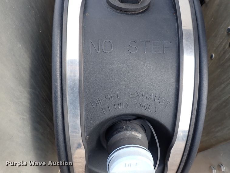 image for item DN1783 2012 Kenworth T800  semi truck