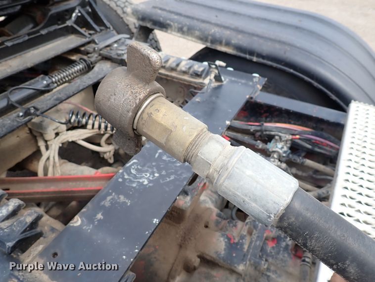 image for item DN1783 2012 Kenworth T800  semi truck