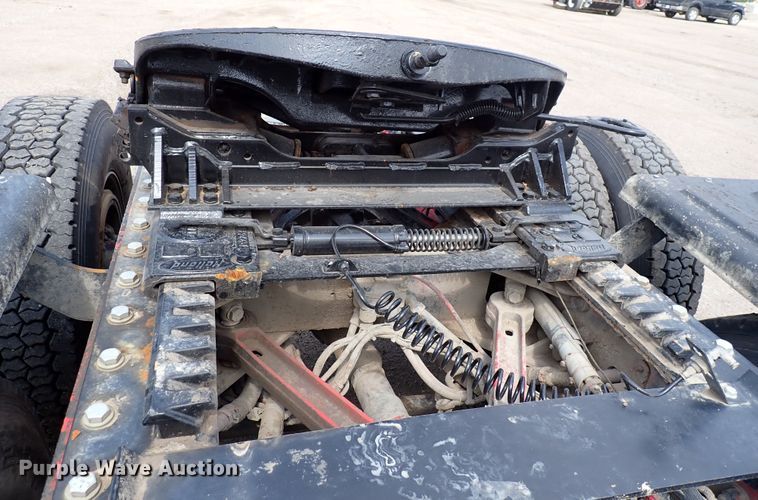 image for item DN1783 2012 Kenworth T800  semi truck