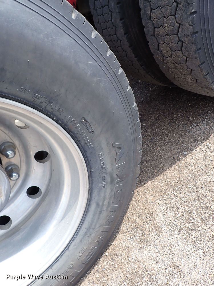 image for item DN1783 2012 Kenworth T800  semi truck