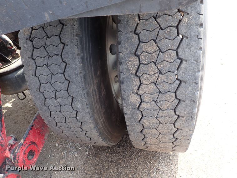 image for item DN1783 2012 Kenworth T800  semi truck