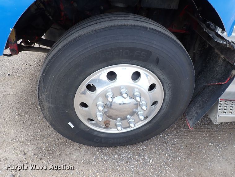 image for item DN1783 2012 Kenworth T800  semi truck