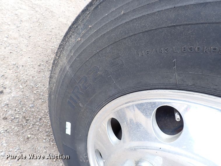 image for item DN1783 2012 Kenworth T800  semi truck