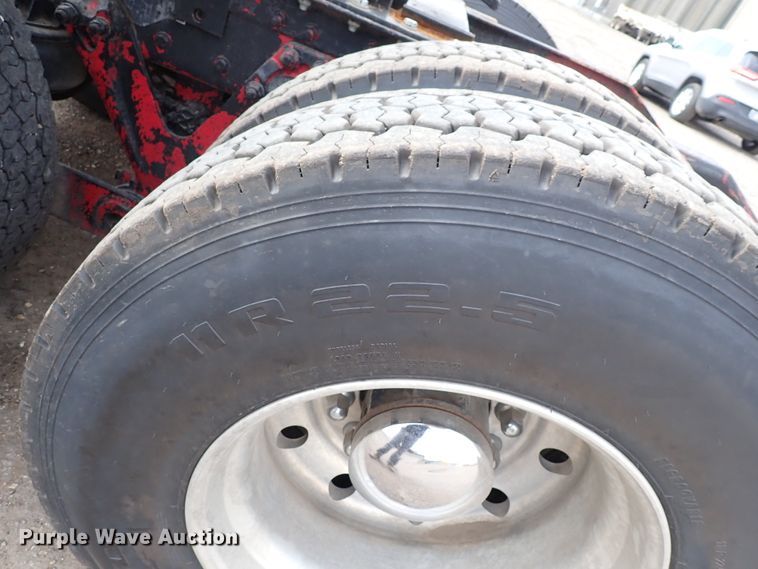 image for item DN1783 2012 Kenworth T800  semi truck