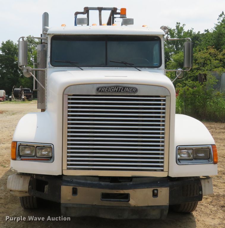 image for item FP9353 1996 Freightliner FLD120  flatbed truck