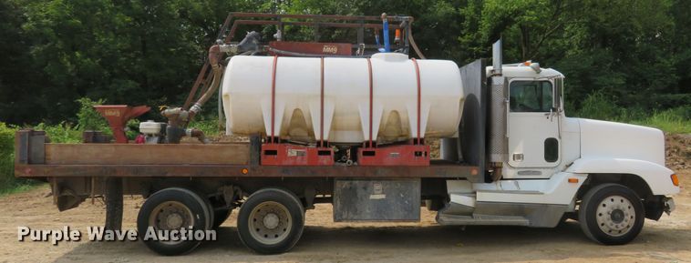 image for item FP9353 1996 Freightliner FLD120  flatbed truck