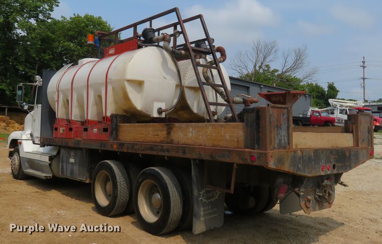 image for item FP9353 1996 Freightliner FLD120  flatbed truck