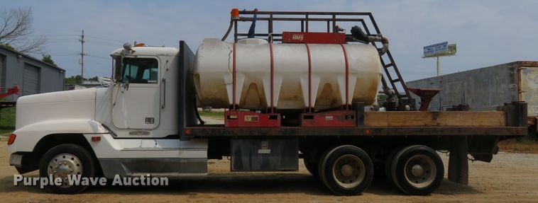 image for item FP9353 1996 Freightliner FLD120  flatbed truck