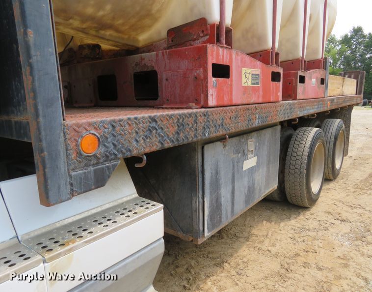 image for item FP9353 1996 Freightliner FLD120  flatbed truck