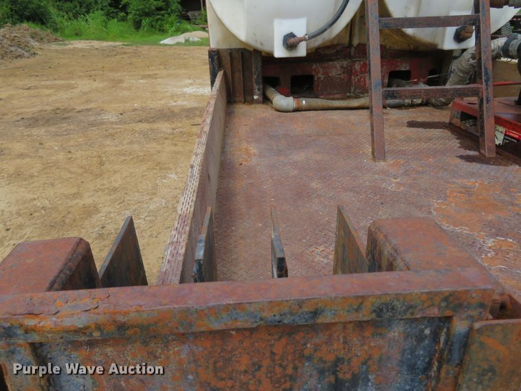 image for item FP9353 1996 Freightliner FLD120  flatbed truck