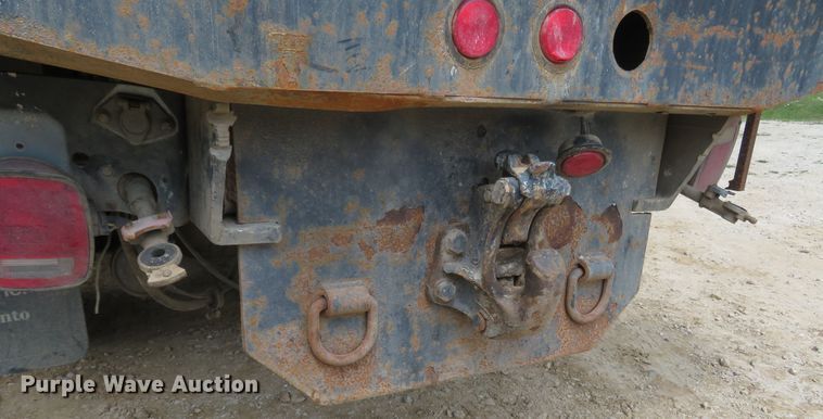 image for item FP9353 1996 Freightliner FLD120  flatbed truck