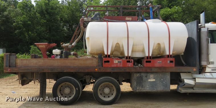 image for item FP9353 1996 Freightliner FLD120  flatbed truck