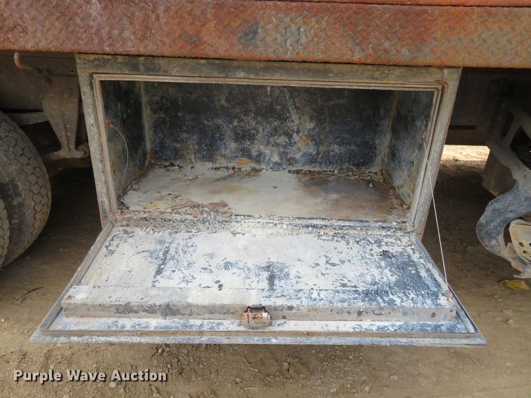 image for item FP9353 1996 Freightliner FLD120  flatbed truck