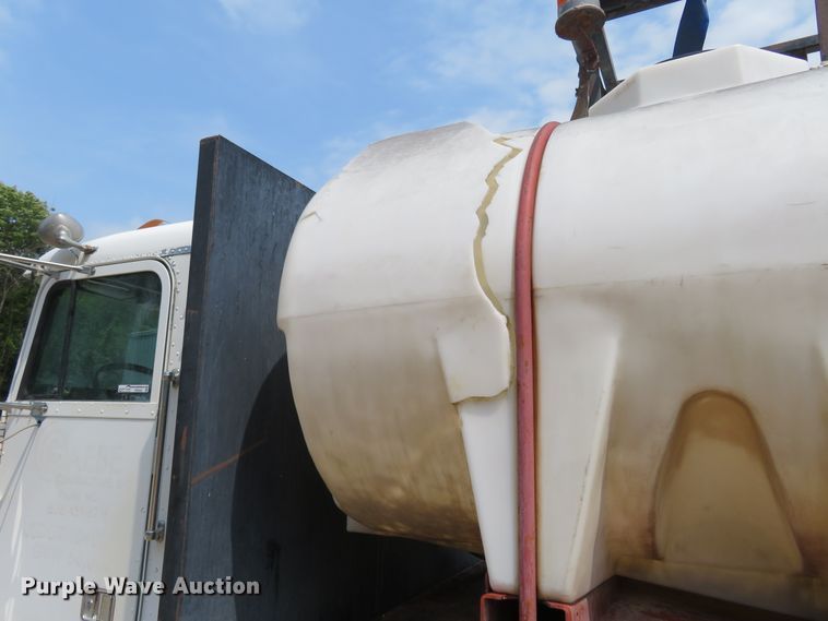 image for item FP9353 1996 Freightliner FLD120  flatbed truck