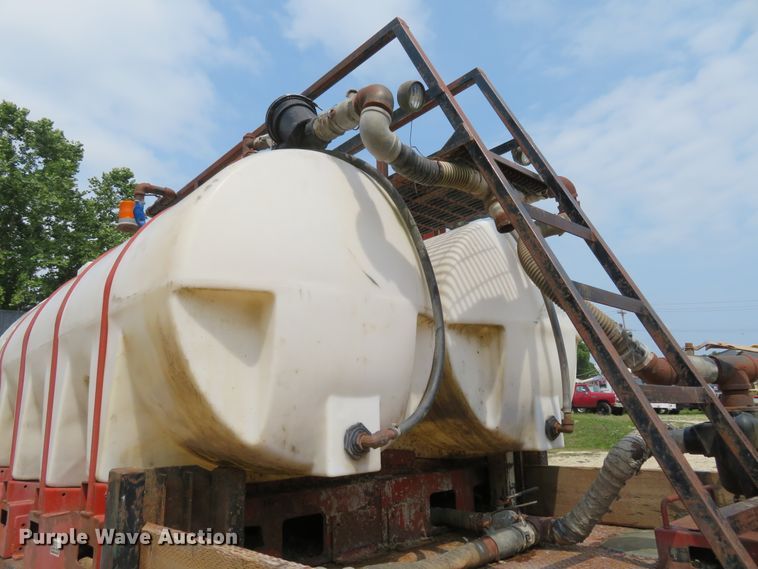 image for item FP9353 1996 Freightliner FLD120  flatbed truck