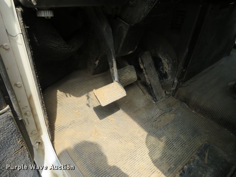 image for item FP9353 1996 Freightliner FLD120  flatbed truck