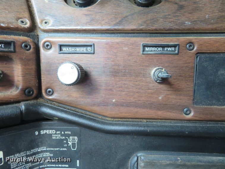 image for item FP9353 1996 Freightliner FLD120  flatbed truck